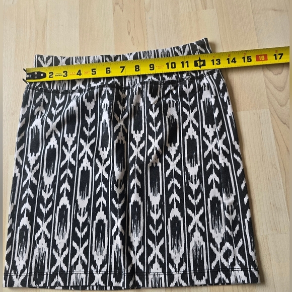Garage Skirt Size XS - Picture 5 of 8
